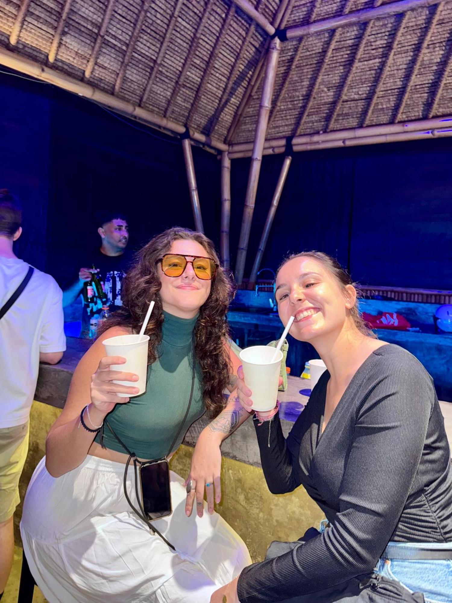 Canggu Central Hostel Екстериор снимка