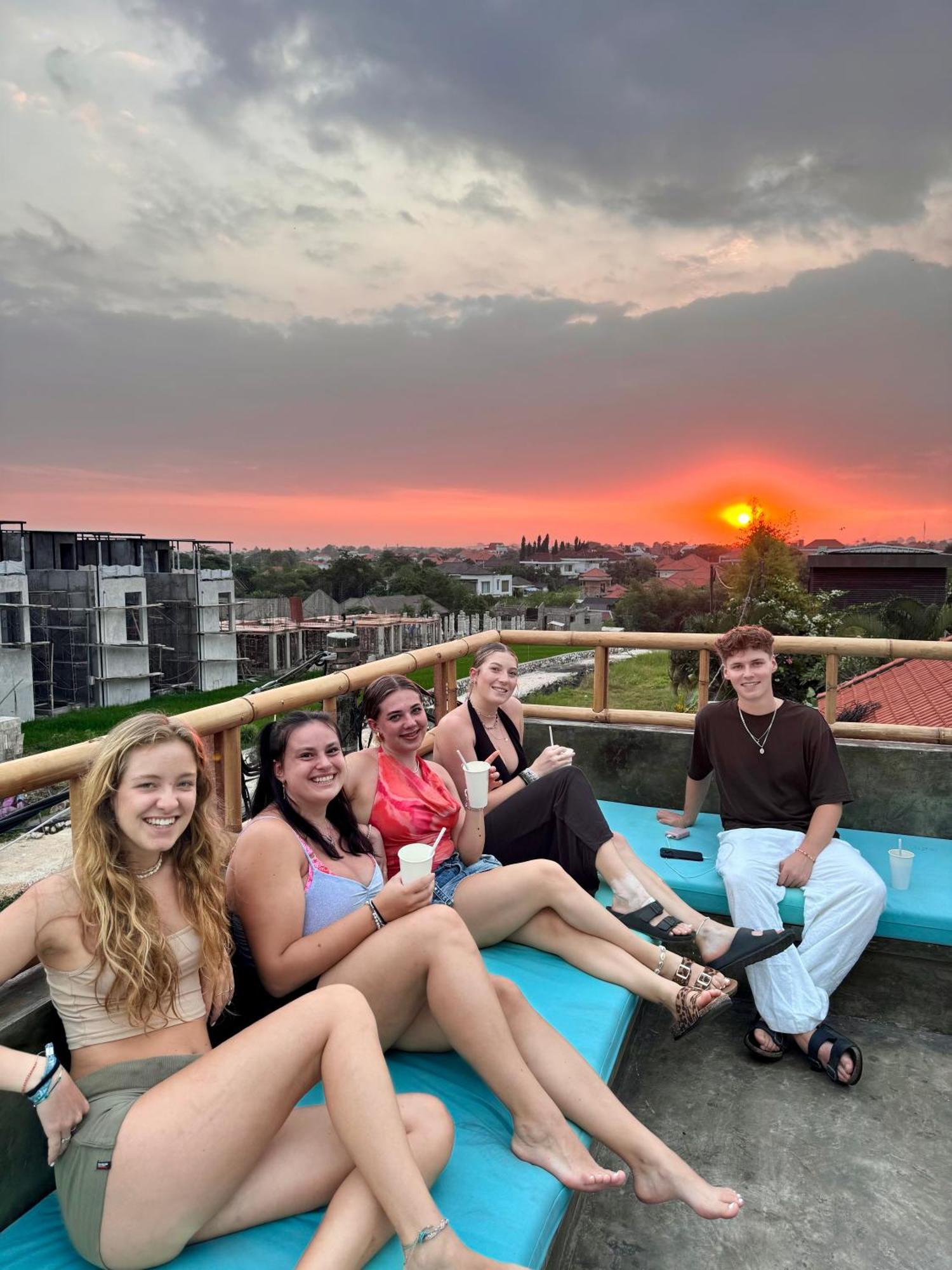 Canggu Central Hostel Екстериор снимка