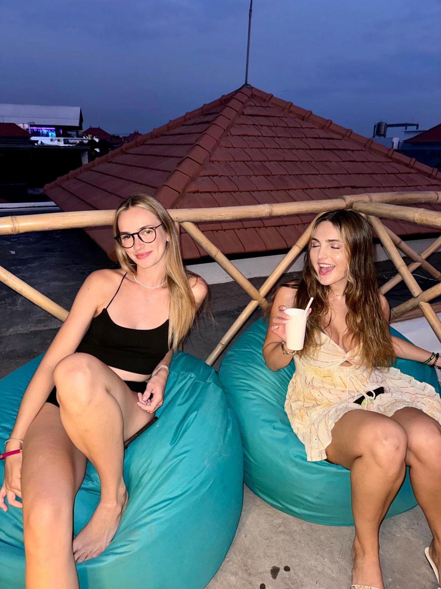 Canggu Central Hostel Екстериор снимка